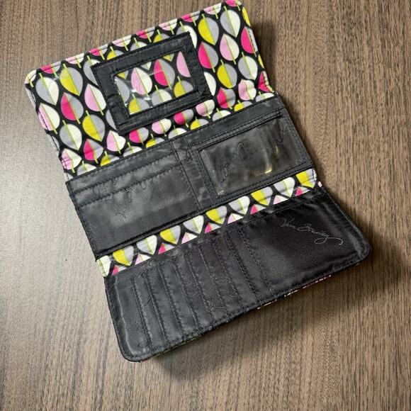 Vera Bradley Moon Bloom Tri-Fold Wallet ID Magnetic Closure discontinued - Picture 4 of 6